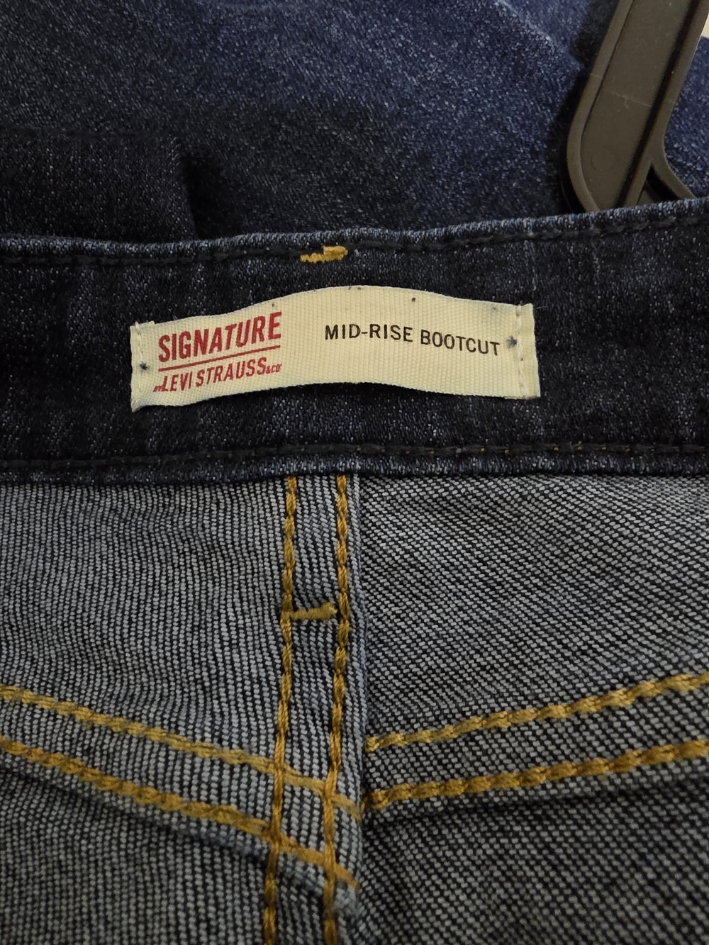 Signature by Levi Strauss Indigo Flare Jeans - Picture 3 of 4